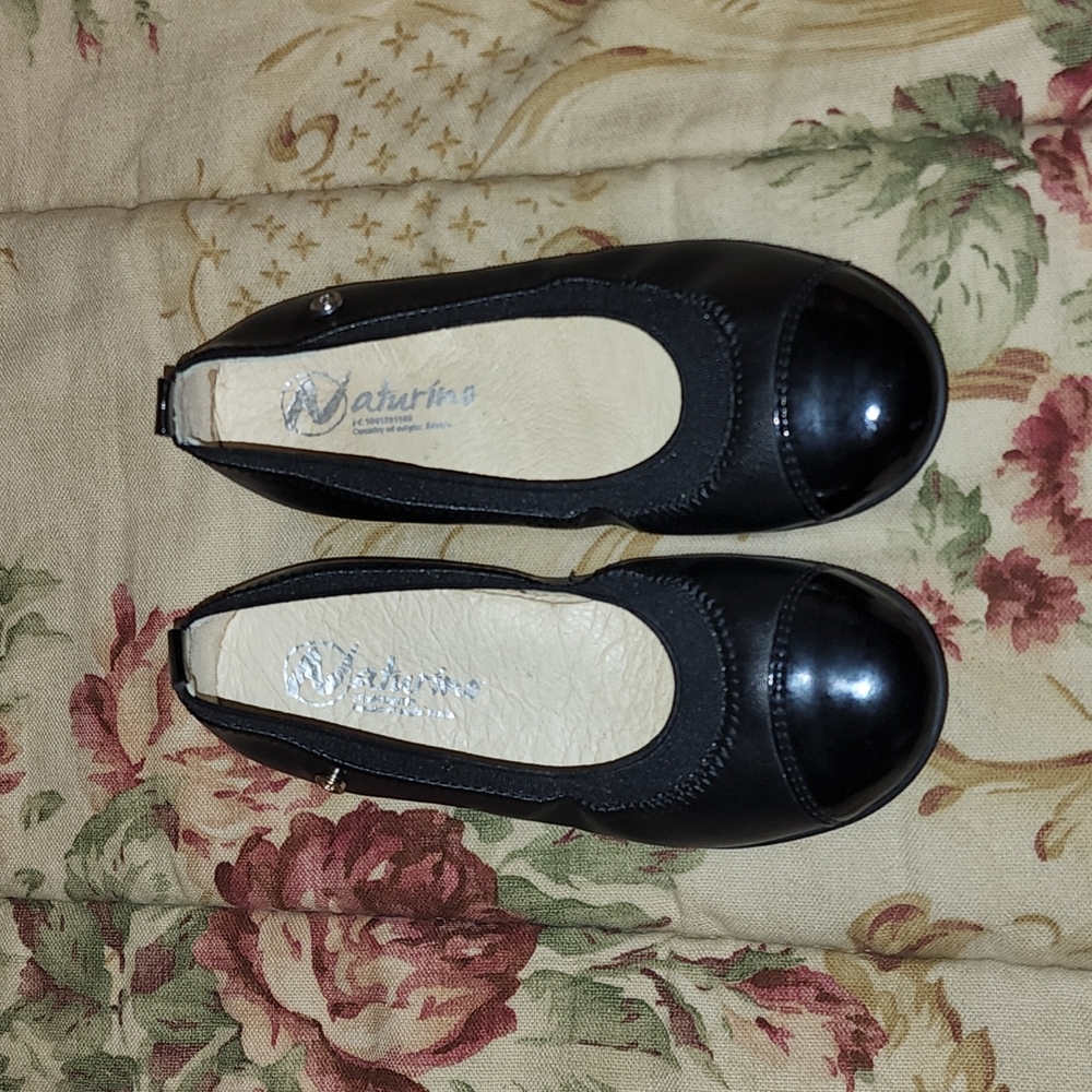Naturino Ballerina Slip on size 27. (10) Black